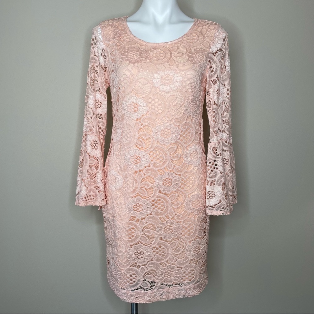 Robbie Bee Peach Lace Scoop Neck Long Bell Sleeve Shift Dress